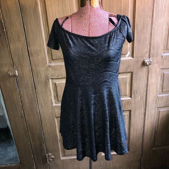 Women’s BCBG Dress   - Picture 1 of 6